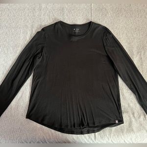 Figs women’s black supersoft - long sleeve underscrub top